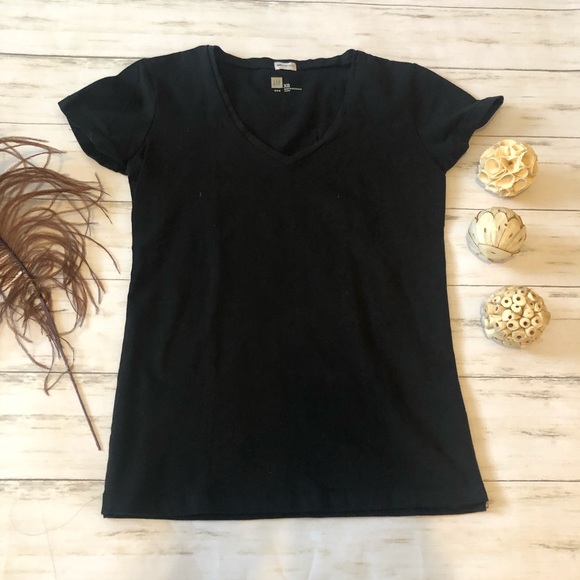 GAP lot of 3 shirts size XS gray, tan and black - Picture 3 of 7